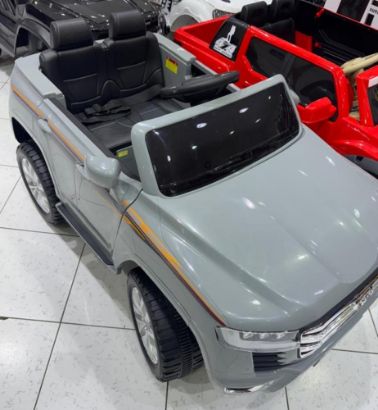 صورة جيب تايوتا رصاصي 4 مواطير